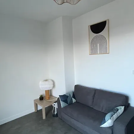 F2 Neuf, Centre Ville, Terrasse, Wifi, Garage Appartement