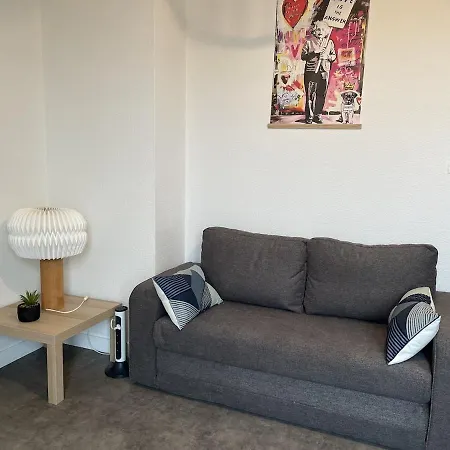 F2 Neuf, Centre Ville, Terrasse, Wifi, Garage *
