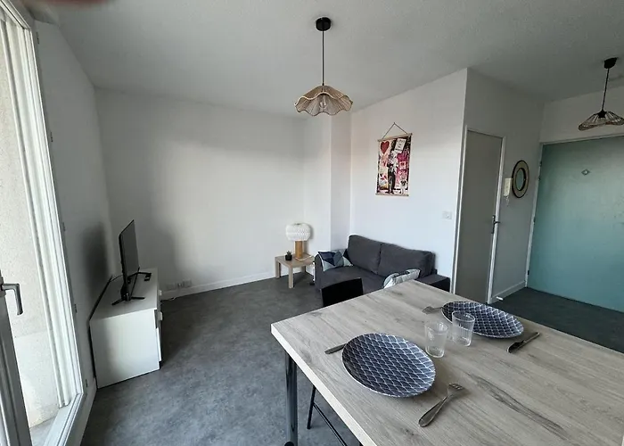 F2 Neuf, Centre Ville, Terrasse, Wifi, Garage * Clermont-Ferrand