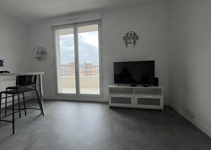 Appartement F2 Neuf, Centre Ville, Terrasse, Wifi, Garage Clermont-Ferrand