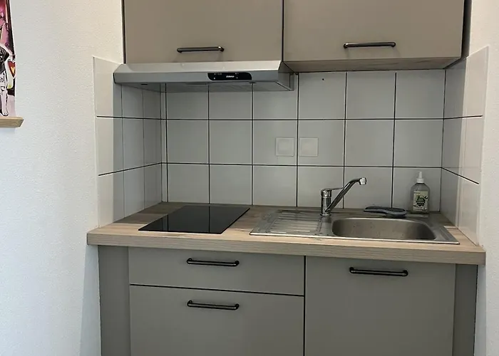 F2 Neuf, Centre Ville, Terrasse, Wifi, Garage *