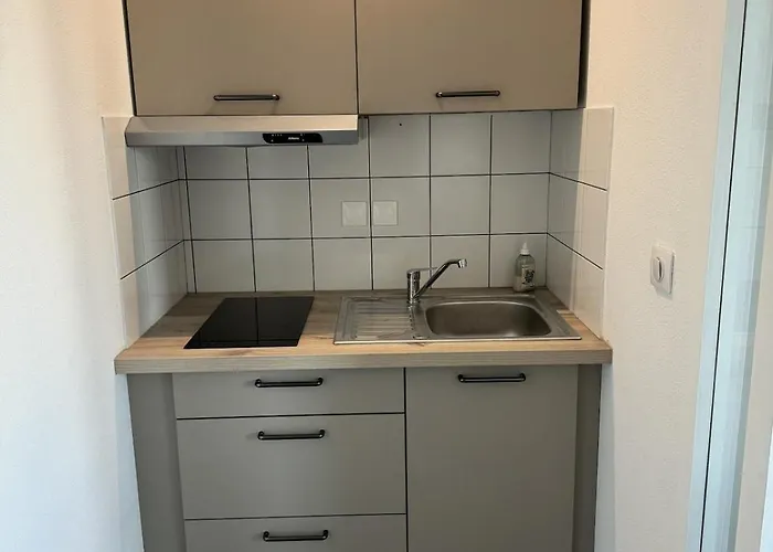 F2 Neuf, Centre Ville, Terrasse, Wifi, Garage Appartement *