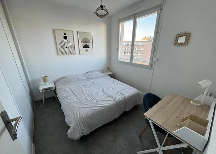 F2 Neuf, Centre Ville, Terrasse, Wifi, Garage Appartement