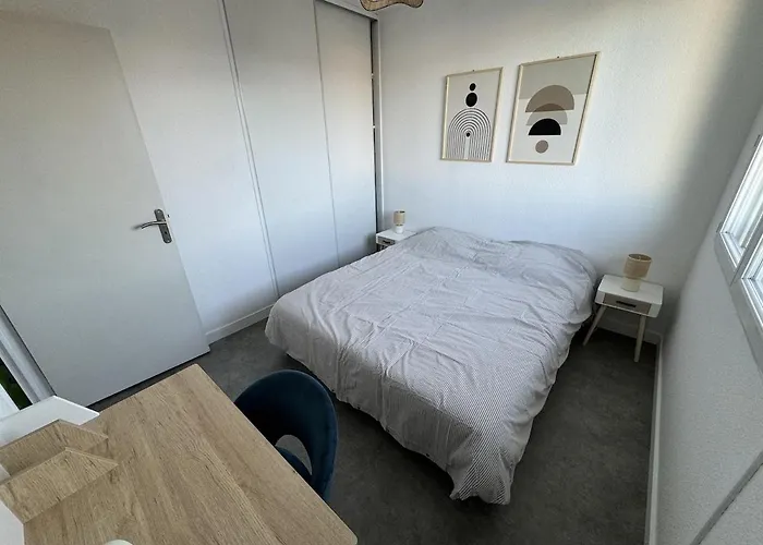 F2 Neuf, Centre Ville, Terrasse, Wifi, Garage Appartement *